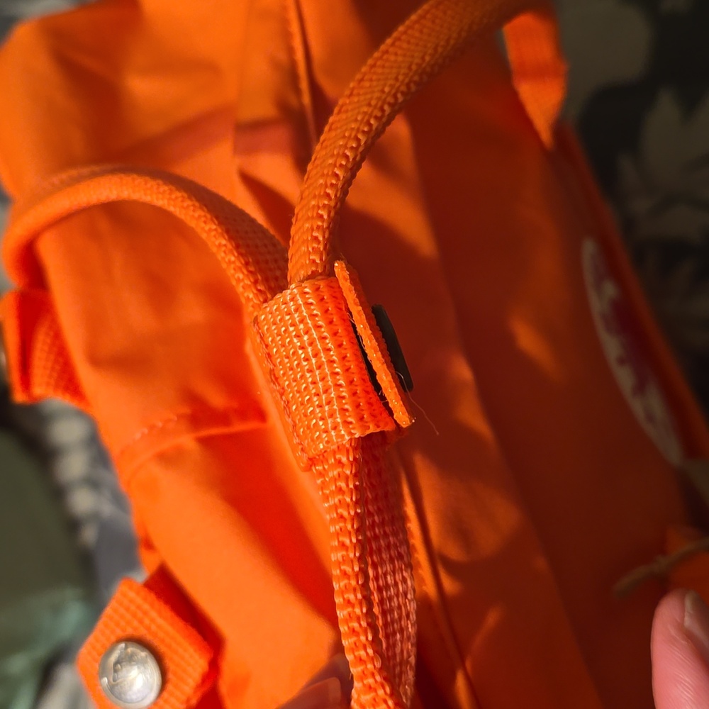 🆕Kånken Orange Backpack - Picture 5 of 5